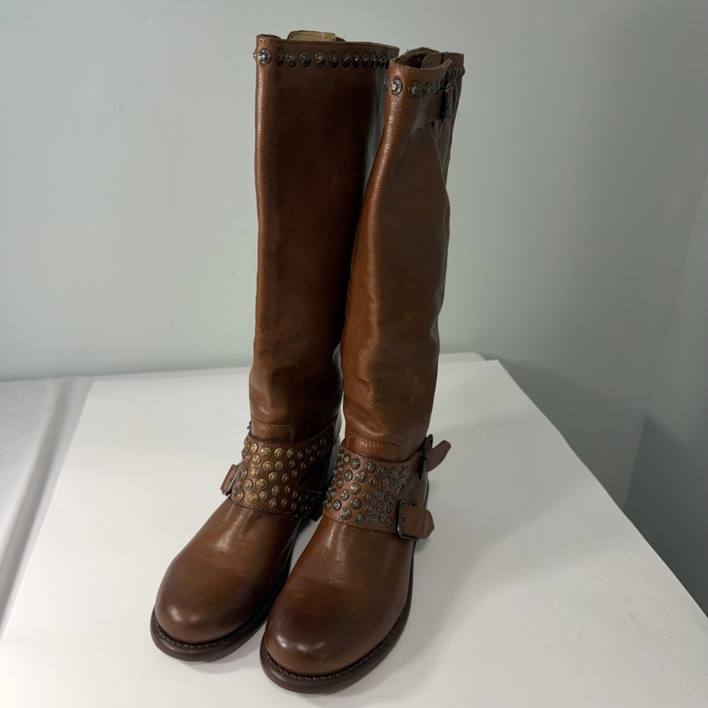 Frye Jenna Studded Tall Cognac Leather Motorcycle Boots 8.5B 76415
